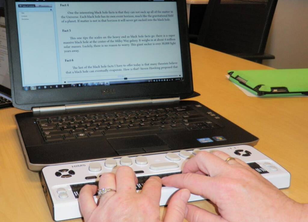 Using a PC with a refreshable braille display