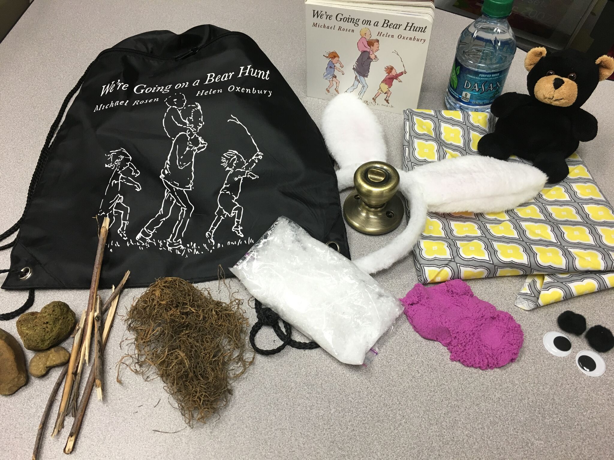 Objects for bear hunt story box
