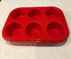 Red muffin pan