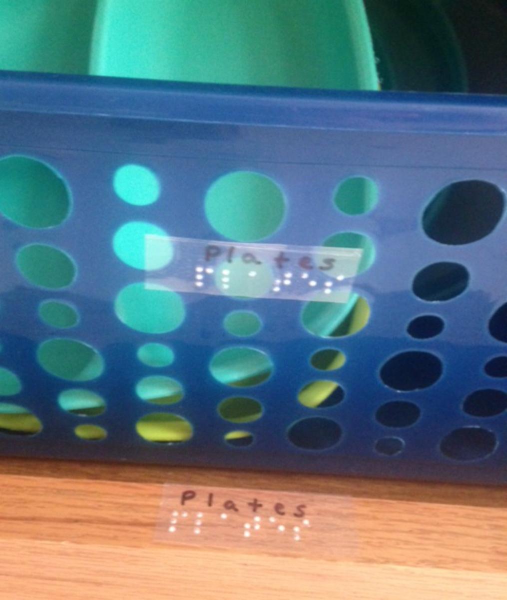 Plates with braille label