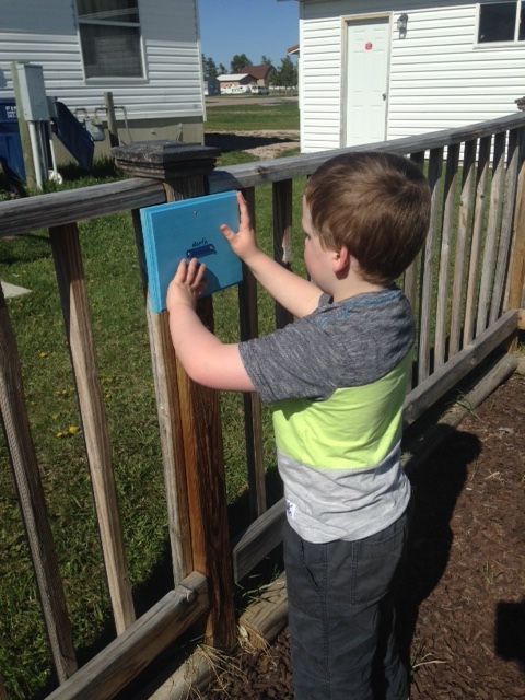 Reading direction label on playground
